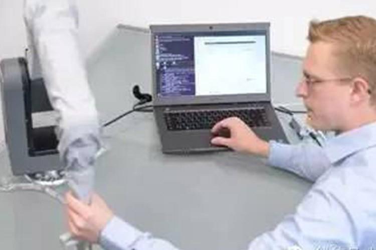 工業(yè)機(jī)器人很危險(xiǎn) 人機(jī)協(xié)作安全控制方案盤(pán)點(diǎn) 工業(yè)機(jī)器人很危險(xiǎn) 人機(jī)協(xié)作安全控制方案盤(pán)點(diǎn)